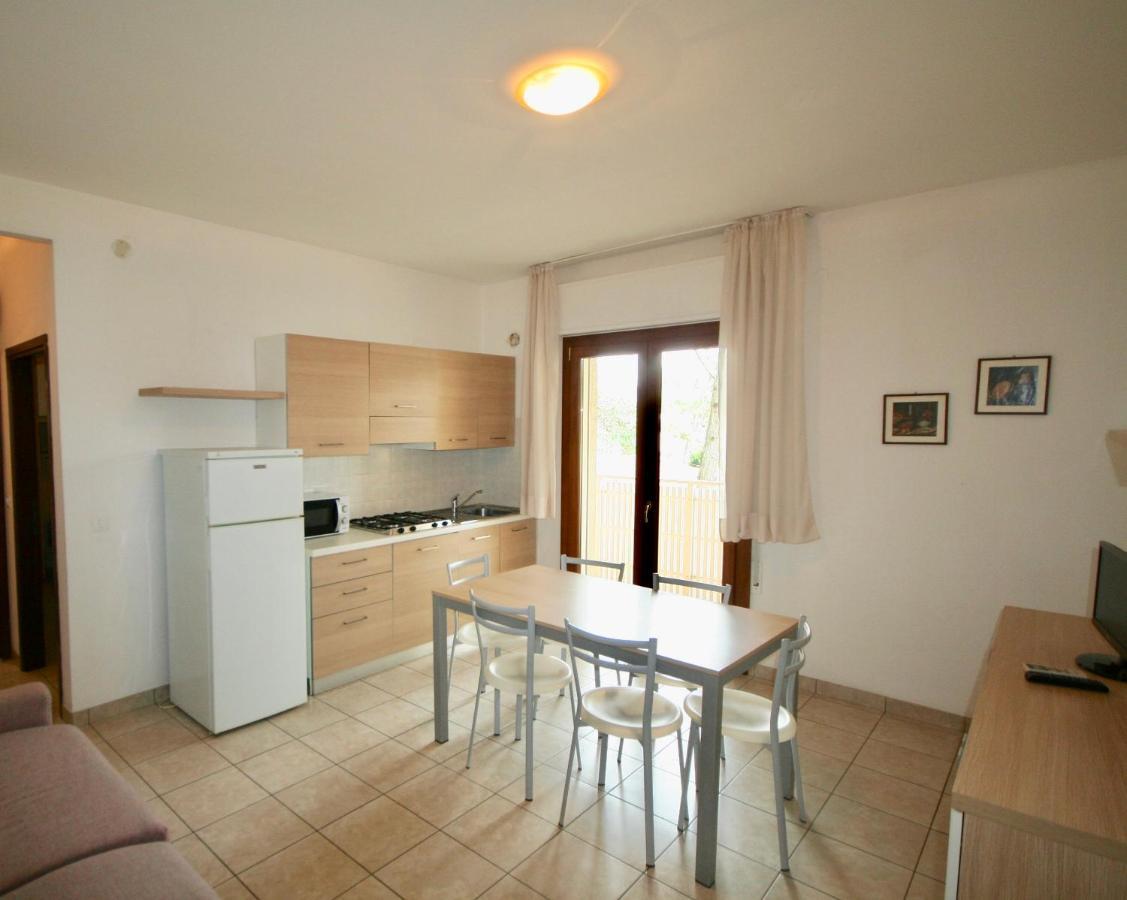 Ba- Tintoretto Apartments - لينانو سابيادورو المظهر الخارجي الصورة