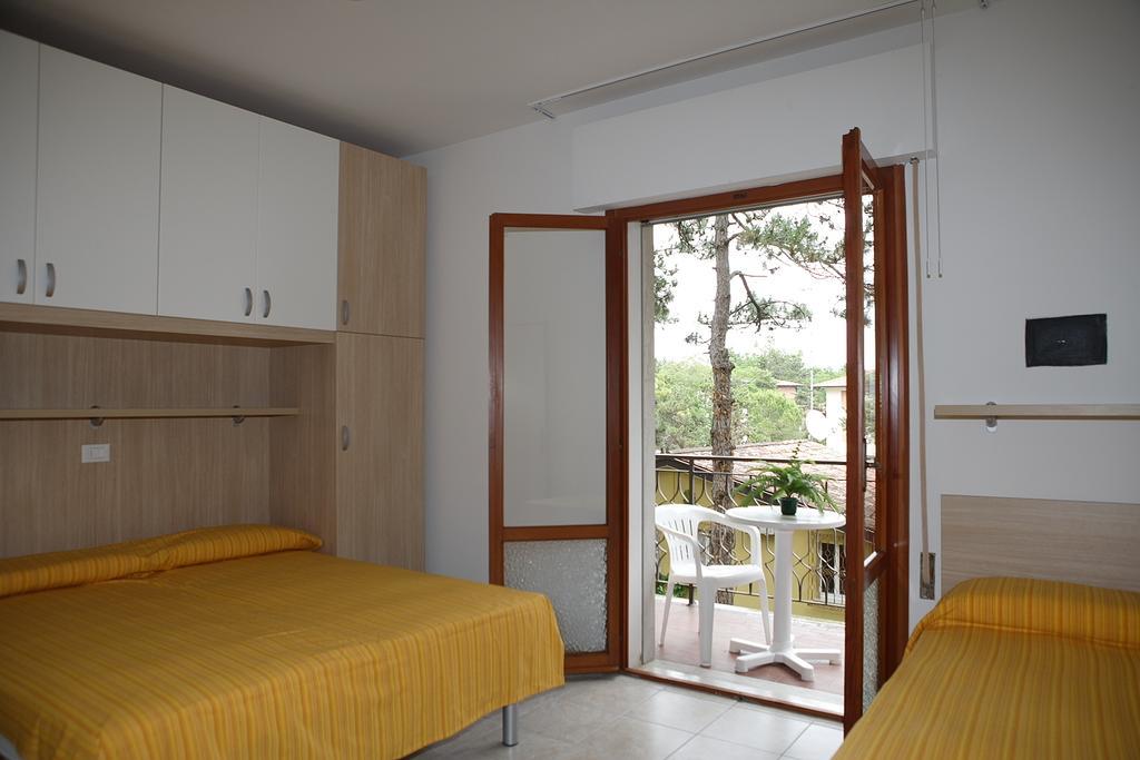 Ba- Tintoretto Apartments - لينانو سابيادورو الغرفة الصورة
